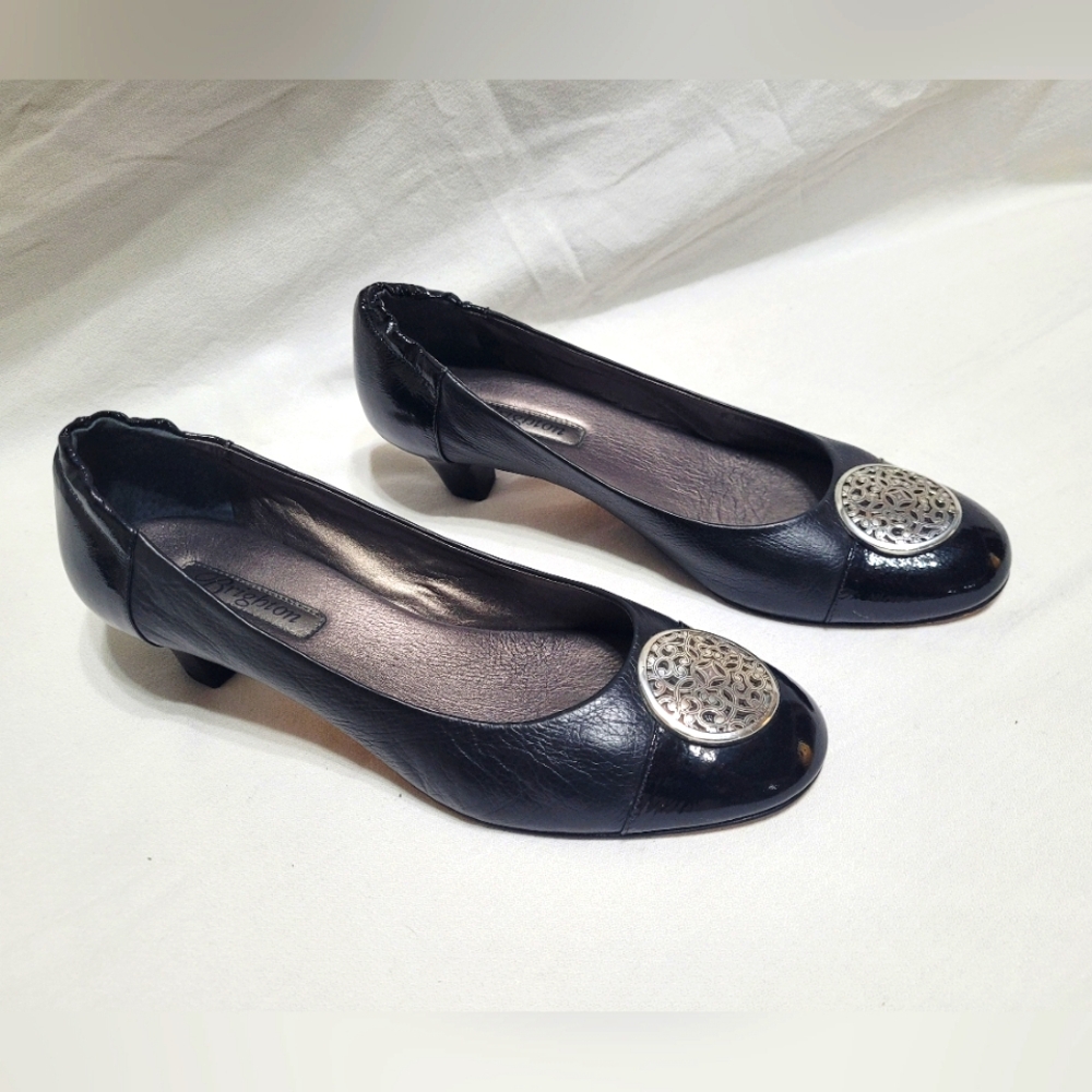 Brighton Women’s Marci Black Napa Krinkle Patent Leather Ballet Heels Size 8m